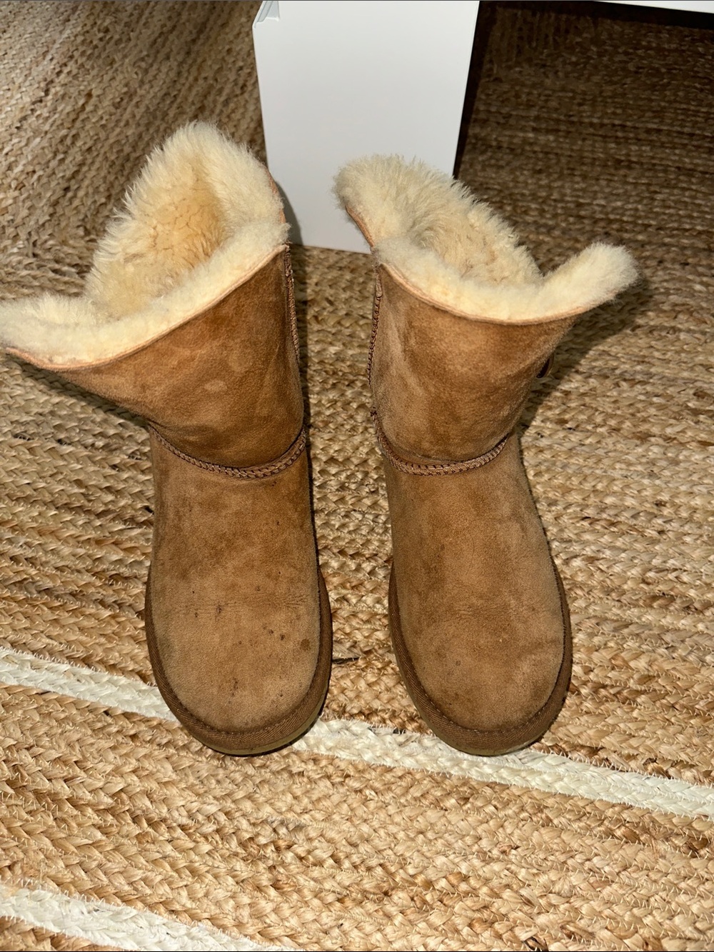 UGG Women's Short Suede Boots - Chestnut with Cream Shearling